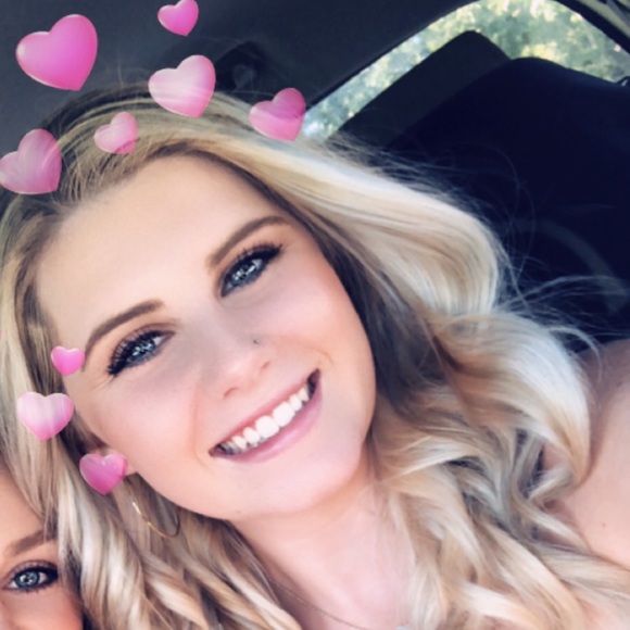 Meet your Posher, Aleesha - Picture 1 of 1